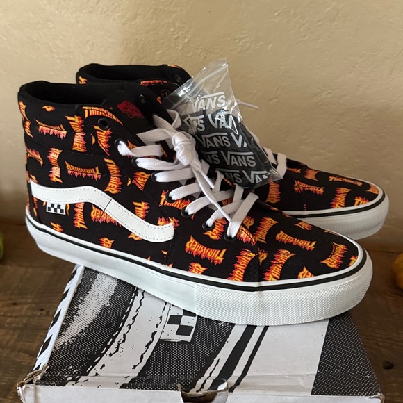 Vans - Picture 3 of 4